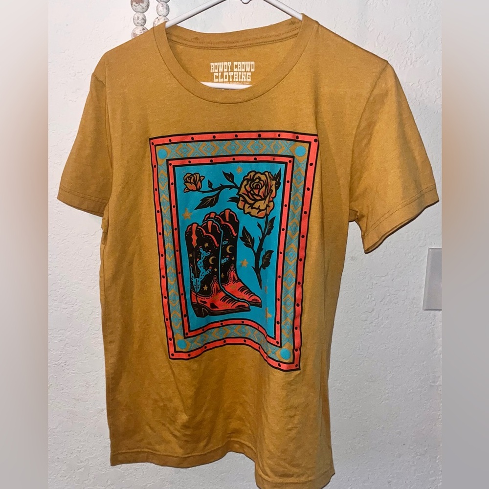 Rowdy Crowd-
Cowgirl boots Graphic T-Shirt